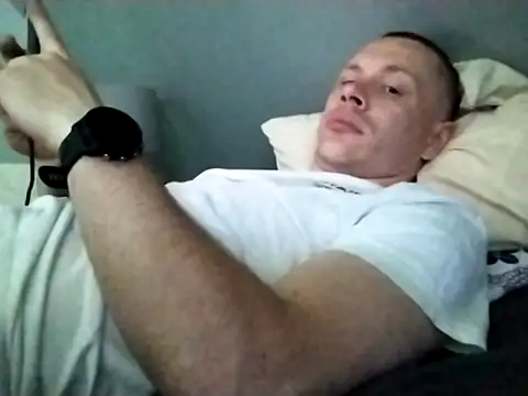Snapshot of fitboyy_ chatting on June 2026 07:41:02 AM fitboyy online show from June 2026 07:41:02 AM