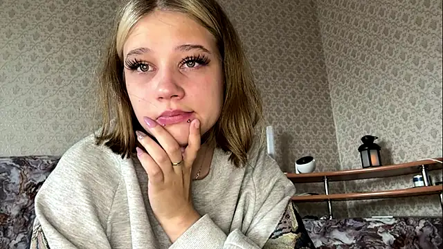 Snapshot of HildeConery chatting on June 2026 05:05:01 AM HildeConery online show from June 2026 05:05:01 AM