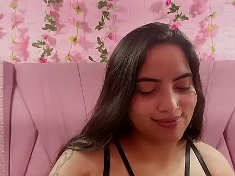 Snapshot of Isabella_Mora_ chatting on May 2026 04:07:02 AM Isabella Mora online show from May 2026 04:07:02 AM