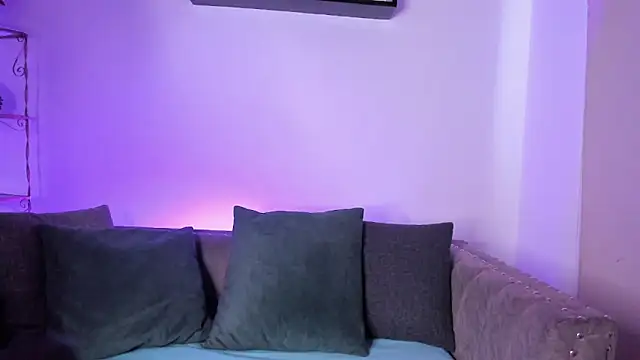 Snapshot of AnnyRosse_699 chatting on June 2026 01:27:01 PM AnnyRosse 699 online show from June 2026 01:27:01 PM