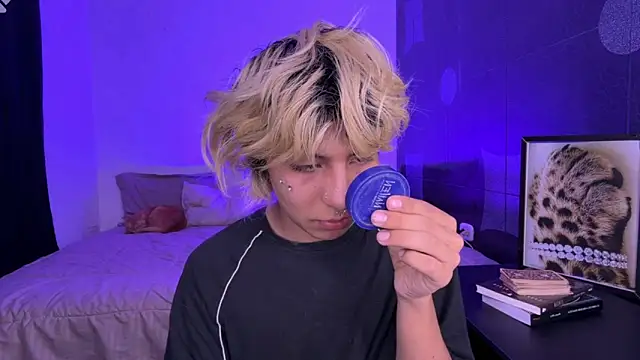 Aronn 44 online show from May 2026 03:13:01 AM