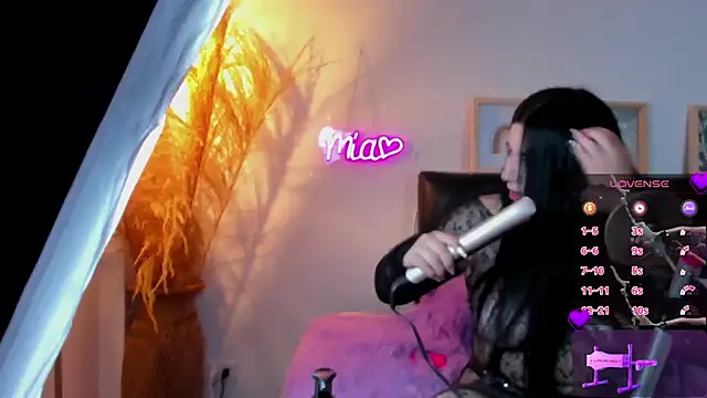 Snapshot of mia_valentine__ chatting on June 2026 08:51:02 PM mia valentine online show from June 2026 08:51:02 PM
