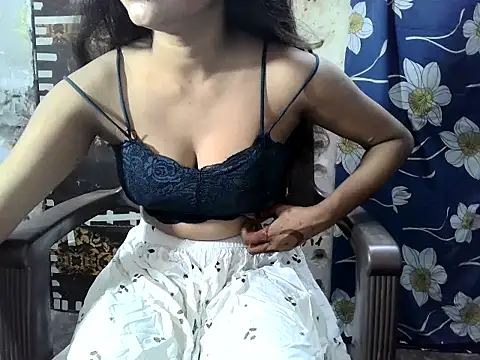 Snapshot of Lovely_Pandey chatting on July 2026 05:31:01 PM Lovely Pandey online show from July 2026 05:31:01 PM