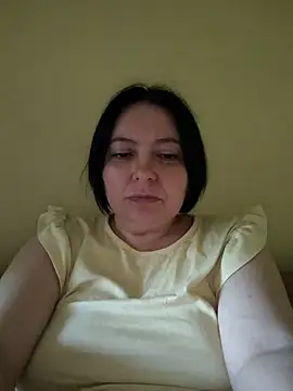 Snapshot of EmmaEmmy40 chatting on May 2026 04:04:02 PM EmmaEmmy40 online show from May 2026 04:04:02 PM