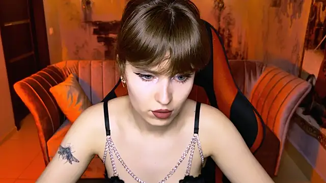 Snapshot of LolaDominara chatting on May 2026 05:34:01 AM LolaDominara online show from May 2026 05:34:01 AM