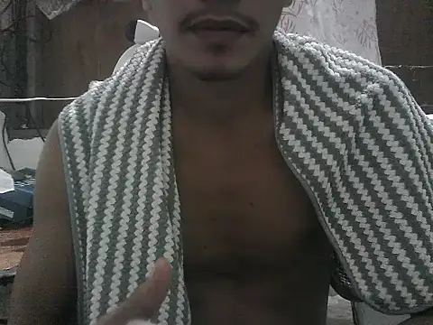Snapshot of Daddyyum_12 chatting on May 2026 05:41:02 PM Daddyyum 12 online show from May 2026 05:41:02 PM
