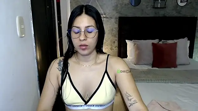 isa cruzx online show from July 2026 09:41:01 PM