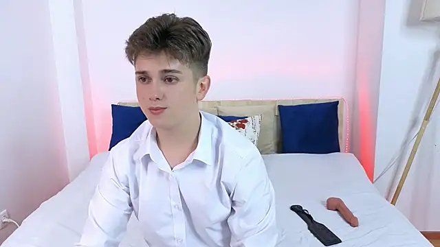 Miless Cooper online show from July 2026 03:04:01 AM