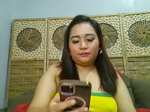 Snapshot of KayeDarling chatting on May 2026 06:24:01 PM KayeDarling online show from May 2026 06:24:01 PM