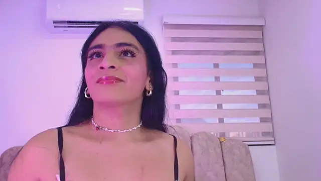 Snapshot of Malaia_thompson_ chatting on May 2026 12:00:01 PM Malaia thompson online show from May 2026 12:00:01 PM