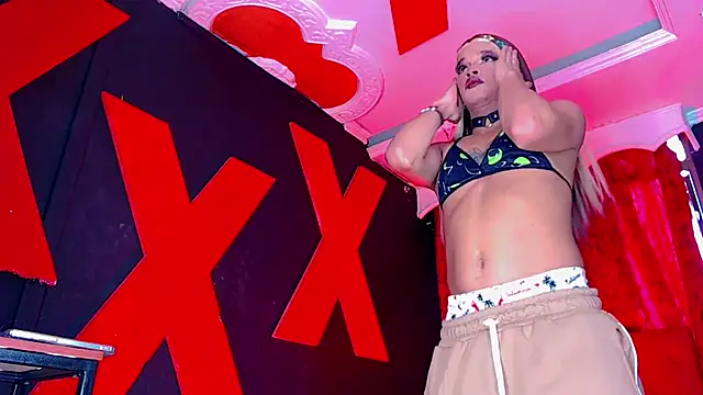 Mia Colucci25 online show from July 2026 12:25:02 PM