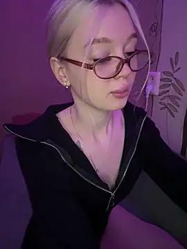 Snapshot of Velvet_Doll_ chatting on May 2026 04:54:01 AM Velvet Doll online show from May 2026 04:54:01 AM