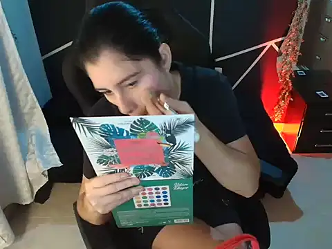 Snapshot of LUCYMILF_SEXY chatting on May 2026 01:38:01 PM LUCYMILF SEXY online show from May 2026 01:38:01 PM