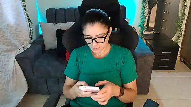 Snapshot of LUCYMILF_SEXY chatting on July 2026 03:08:02 PM LUCYMILF SEXY online show from July 2026 03:08:02 PM