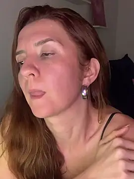 Snapshot of therealgingerr chatting on May 2026 06:18:02 AM therealgingerr online show from May 2026 06:18:02 AM