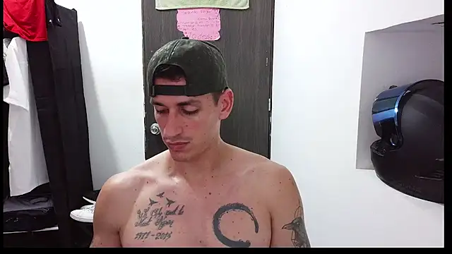 Snapshot of RaulRico chatting on June 2026 12:22:02 AM RaulRico online show from June 2026 12:22:02 AM