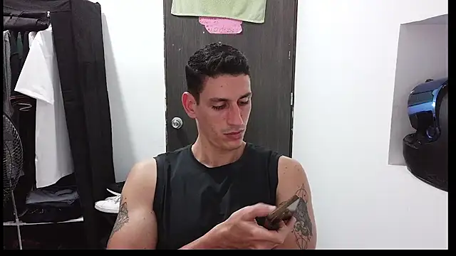 Snapshot of RaulRico chatting on June 2026 11:18:01 PM RaulRico online show from June 2026 11:18:01 PM