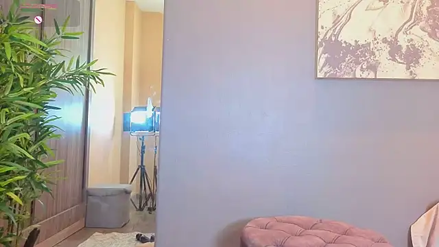 Karlie moore  online show from May 2026 01:17:02 PM
