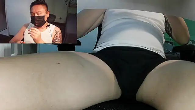 Snapshot of mrcake666 chatting on May 2026 01:17:02 PM mrcake666 online show from May 2026 01:17:02 PM