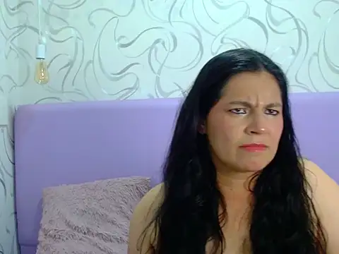 Snapshot of JenniferLondonx chatting on May 2026 09:44:02 PM JenniferLondonx online show from May 2026 09:44:02 PM