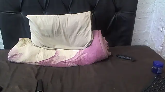 Snapshot of petitekaylaXxx chatting on July 2026 07:27:02 PM petitekaylaXxx online show from July 2026 07:27:02 PM