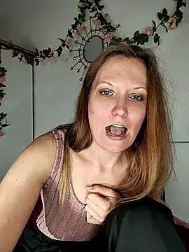 Snapshot of Candy_Cougar chatting on May 2026 06:30:01 AM Candy Cougar online show from May 2026 06:30:01 AM