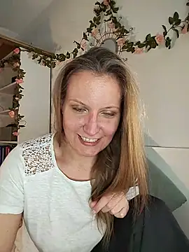 Snapshot of Candy_Cougar chatting on May 2026 01:06:01 PM Candy Cougar online show from May 2026 01:06:01 PM