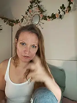Snapshot of Candy_Cougar chatting on May 2026 07:17:01 AM Candy Cougar online show from May 2026 07:17:01 AM