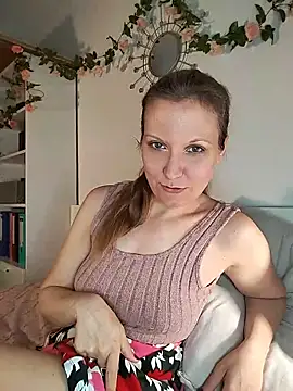 Snapshot of Candy_Cougar chatting on June 2026 06:31:01 AM Candy Cougar online show from June 2026 06:31:01 AM