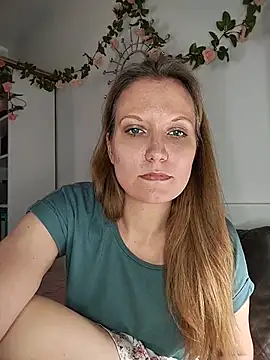 Snapshot of Candy_Cougar chatting on July 2026 06:40:02 AM Candy Cougar online show from July 2026 06:40:02 AM