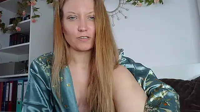 Snapshot of Candy_Cougar chatting on July 2026 06:39:01 AM Candy Cougar online show from July 2026 06:39:01 AM