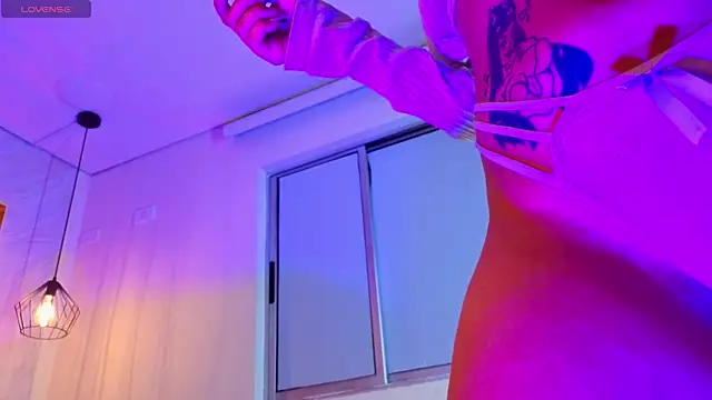 Snapshot of Ey_Im_simone_ chatting on May 2026 06:09:01 PM Ey Im simone online show from May 2026 06:09:01 PM
