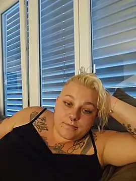 Lady Peggi online show from July 2026 07:20:02 PM