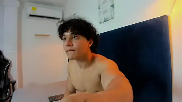 Snapshot of latin_beast4 chatting on May 2026 08:06:01 PM latin beast4 online show from May 2026 08:06:01 PM