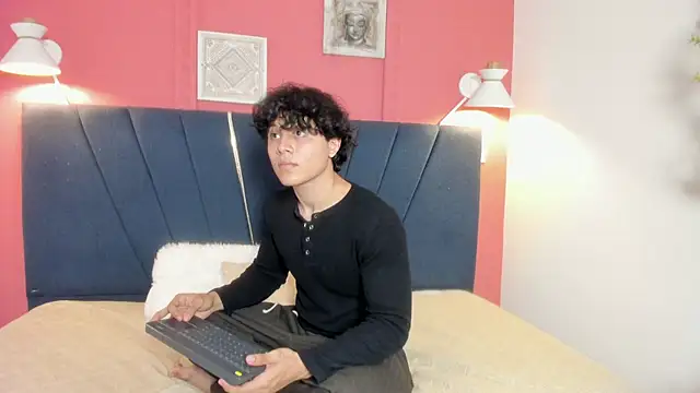 Snapshot of latin_beast4 chatting on June 2026 08:53:01 PM latin beast4 online show from June 2026 08:53:01 PM