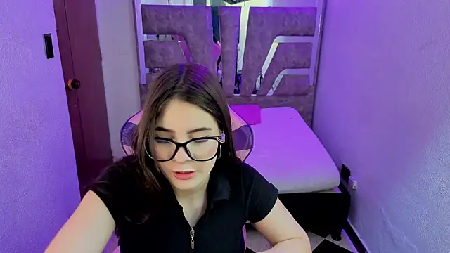 Snapshot of Destiny_A chatting on July 2026 01:50:01 PM Destiny A online show from July 2026 01:50:01 PM
