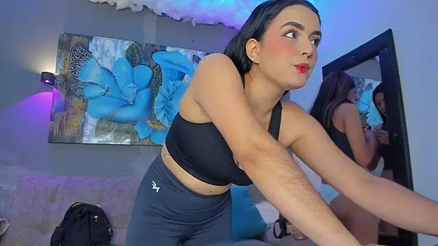 Snapshot of ElizabethAndEliana chatting on May 2026 12:21:02 PM ElizabethAndEliana online show from May 2026 12:21:02 PM