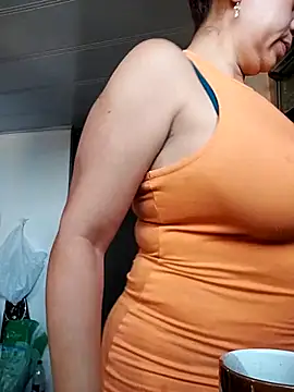 Snapshot of Tumilf chatting on May 2026 01:28:01 PM Tumilf online show from May 2026 01:28:01 PM