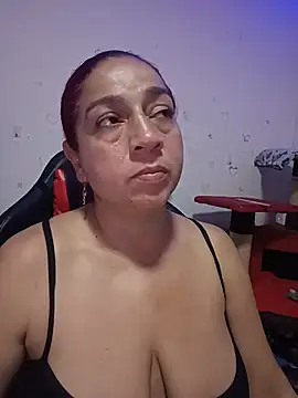 Snapshot of Tumilf chatting on June 2026 05:27:01 AM Tumilf online show from June 2026 05:27:01 AM