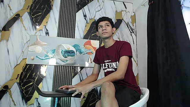 Snapshot of TWINKS_BOYSX chatting on June 2026 03:34:02 PM TWINKS BOYSX online show from June 2026 03:34:02 PM