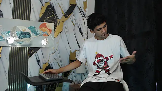 Snapshot of TWINKS_BOYSX chatting on June 2026 01:23:01 PM TWINKS BOYSX online show from June 2026 01:23:01 PM