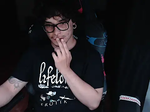 Snapshot of lilgothboy chatting on May 2026 04:52:02 AM lilgothboy online show from May 2026 04:52:02 AM