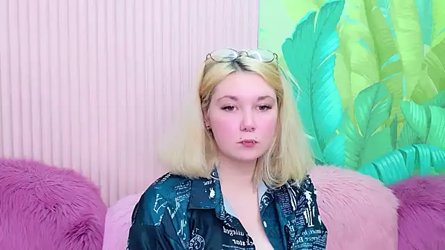 Cassey Well online show from May 2026 04:12:02 PM