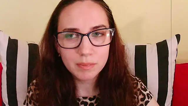 Snapshot of EmilyHotAngel chatting on June 2026 01:21:02 PM EmilyHotAngel online show from June 2026 01:21:02 PM
