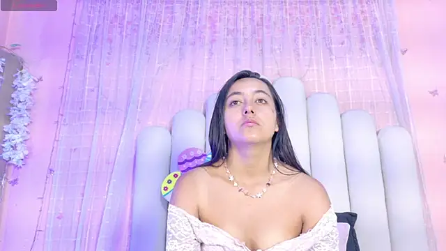 Snapshot of Hollyyqueen_ chatting on July 2026 07:53:02 PM Hollyyqueen online show from July 2026 07:53:02 PM