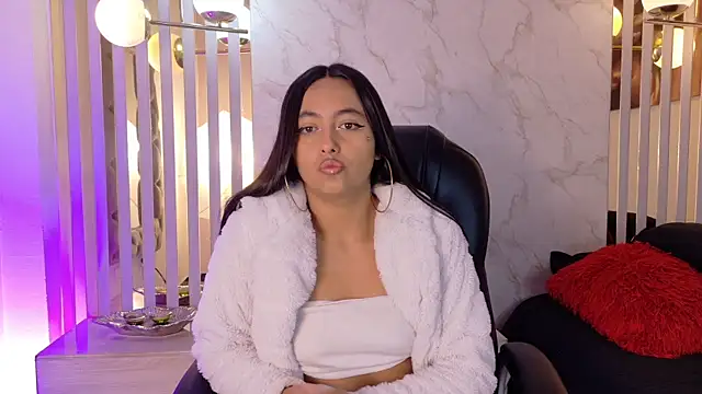 Snapshot of Hollyyqueen_ chatting on July 2026 11:34:01 PM Hollyyqueen online show from July 2026 11:34:01 PM