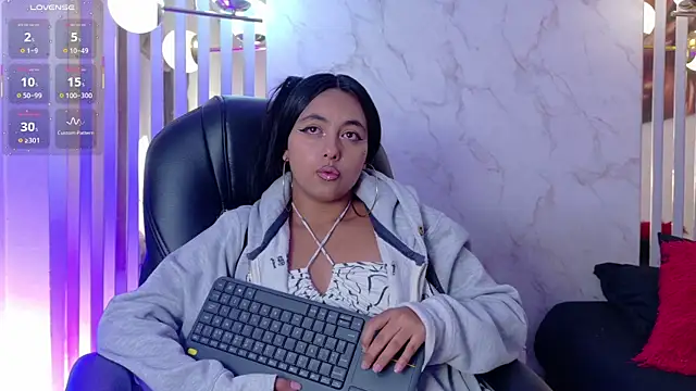 Snapshot of Hollyyqueen_ chatting on July 2026 11:26:02 PM Hollyyqueen online show from July 2026 11:26:02 PM