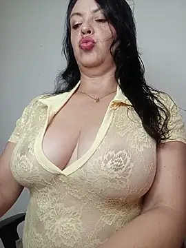 EvaRoberts 1 online show from May 2026 02:37:01 PM