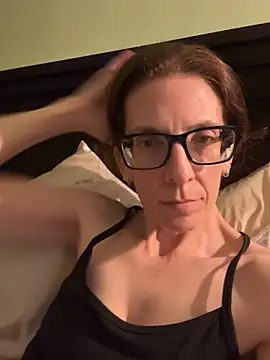 Raevyn online show from May 2026 05:25:01 AM
