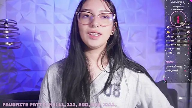 Snapshot of zara_bliss chatting on June 2026 11:05:01 AM zara bliss online show from June 2026 11:05:01 AM